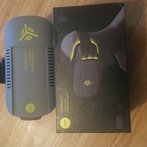 IJOY YOUREALITY Virtual Reality Smartphone Helmet - Picture 2 of 8